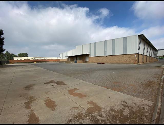 5,965M² WAREHOUSE FOR SALE IN GOSFORTH PARK